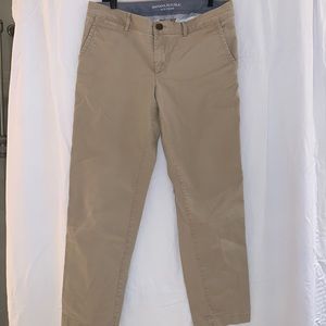 Banana republic city chino pants size 6.